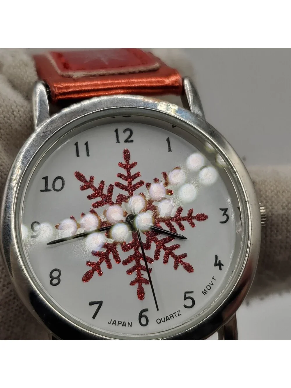 Red Snowflake Quartz Watch Womens 32mm Red Snowflake Band New Battery